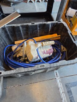 Storage unit clearance trying to clear things out