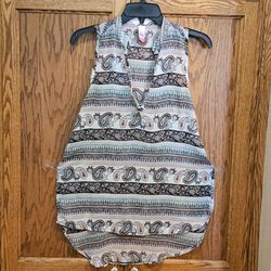 $5   PAISLEY SUMMER BLOUSE    JUNIORS MEDIUM
