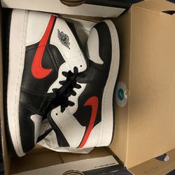 Jordan 1 Mid Chile 