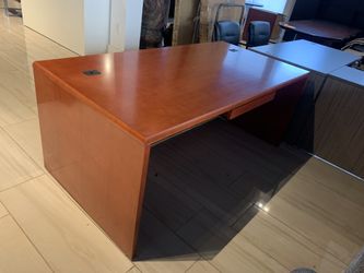 Executive wood desk Shell 3’x6’ Cherry new!! Sale!