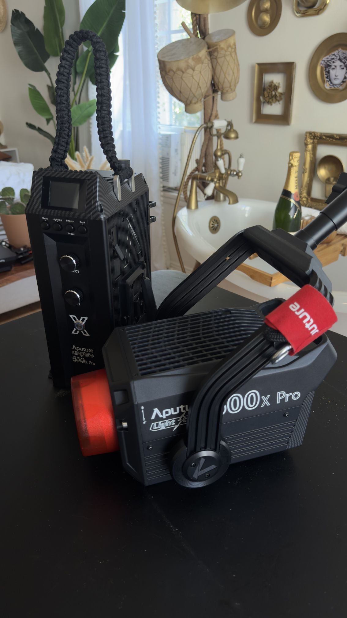 Aputure 600 X Pro + Lantern 90 * Fresnel + Barendoor