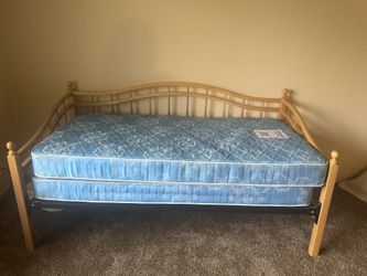Day Bed TWIN size $200