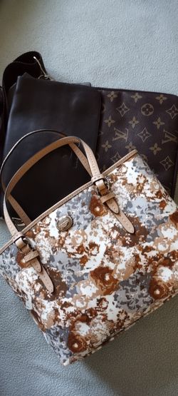 Coach Small 5x7 Tan Gray Purse