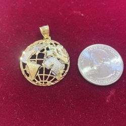 10K Y GOLD SOLID WIRLD GLOBE CHARM 