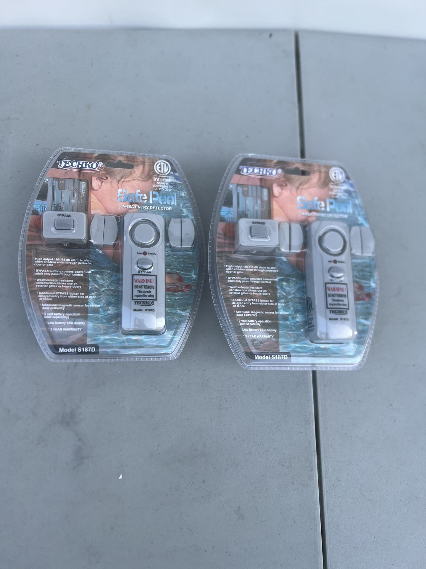 Ecoxgear Bluetooth speaker with AMFM AUX inputs for parts or repairs only. Why? Read description. The battery is bad. The Bluetooth works but the batt