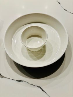 Chip & Dip Bowl in white ceramic