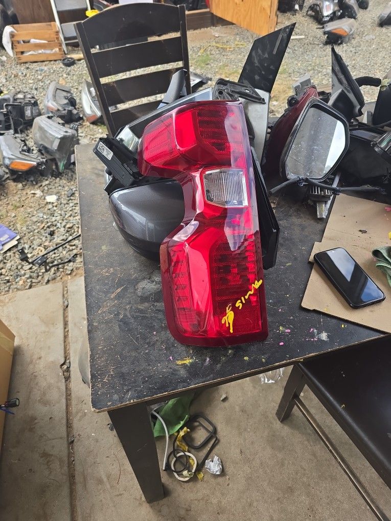 20-22 Chevy Silverado 2500, LH DRIVER Side Tail Light,