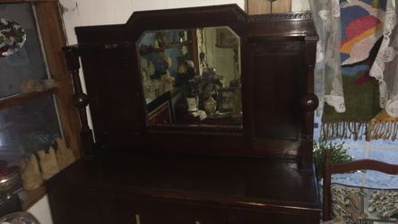 Beautiful  Antique Dresser $200.