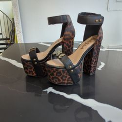 Size 6 Doll Face Leopard Platform Heel
