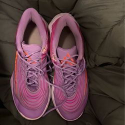 Size 11.5 Nike basketball shoes