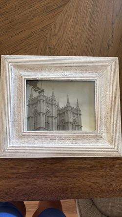 White distressed wood frame 13 x 11