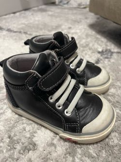 Toddler shoes size 6