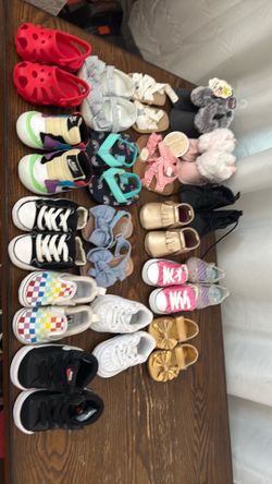 Baby newborn 0-3 months old shoes - mostly brand new