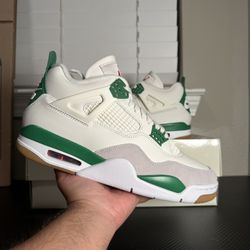 Jordan 4 SB 