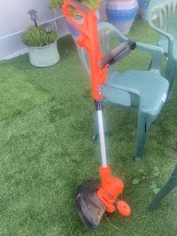 BRAND NEW BLACK & DECKER WEED EATER (tried it one time) $40 obo
