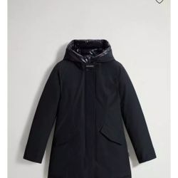 Brand New With TagsWoolrich Women's Arctic Parka in Ramar Cloth (Dark Navy). 