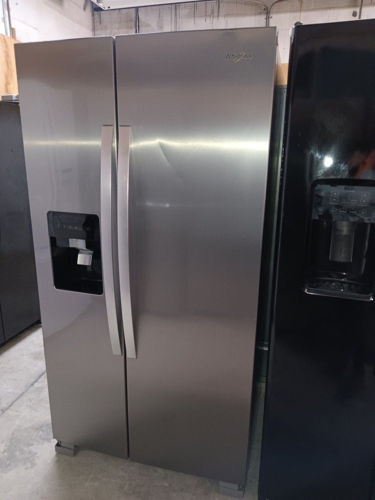 Whirlpool Refrigerator Stainless Steel Everything Works Good 👍