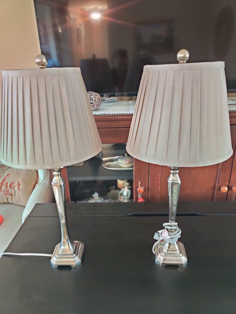 Safavieh Table Lamps 