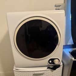 Electric Dryer- Magic Chef 