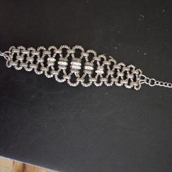 Viennela Metal & Rhinestone Mid Modern Style Bracelet