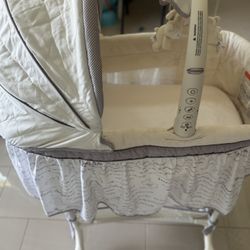 Simmons Baby Bassinet