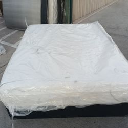 Queen Tempurpedic Memory Foam Mattress And Box Spring 