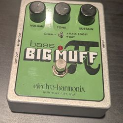 Big Muff Pi BASS Distortion/Fuzz Pedal By Electro-Harmonix