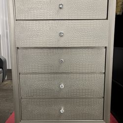 Diamond gray 5 Draw Chest