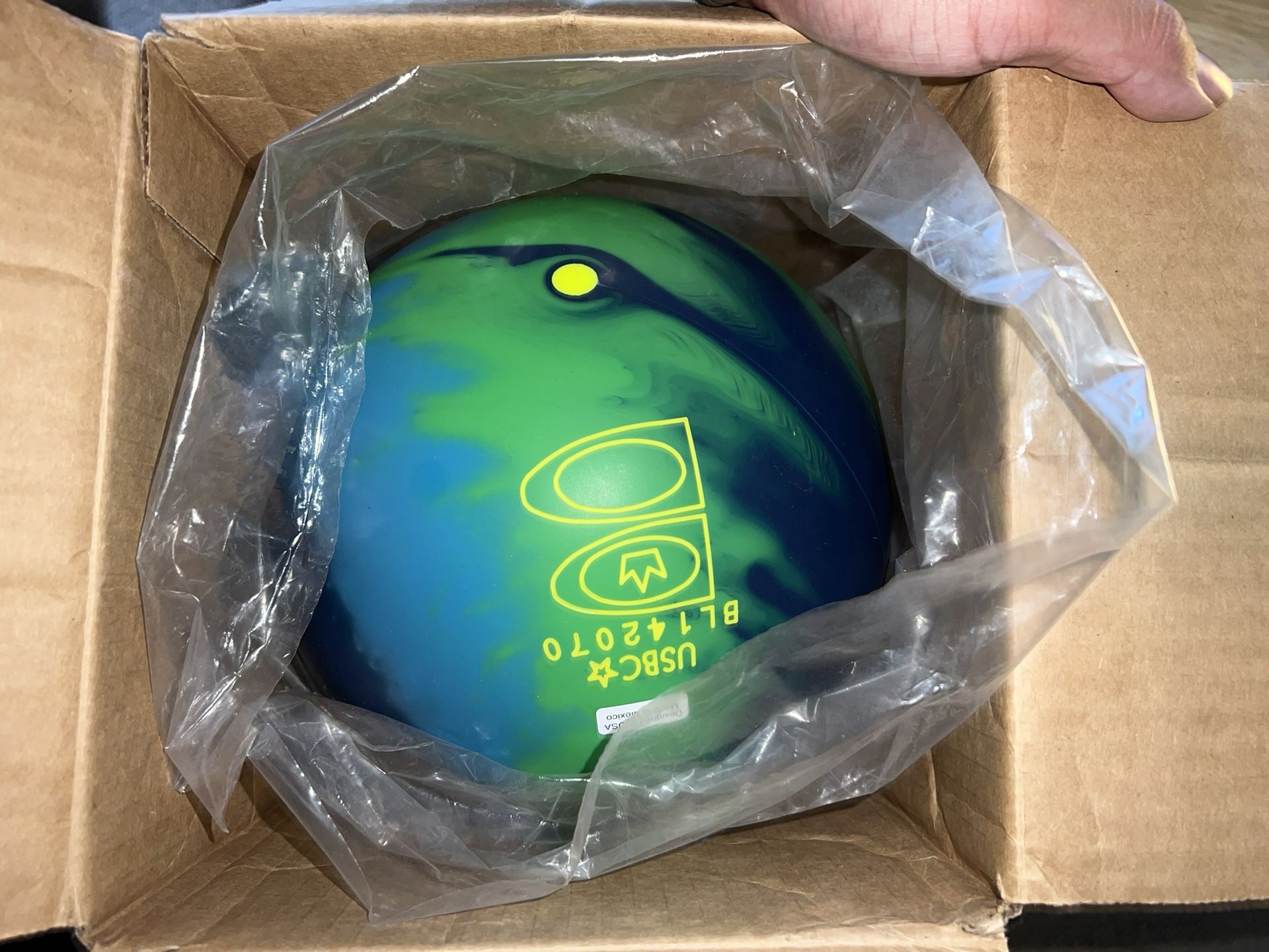 Brunswick Kingpin Max Bowling Ball 14.2lb
