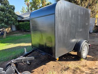 Trailer enclosed 5x8