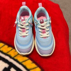 Rugged Shark Sneakers Size 11 Kids