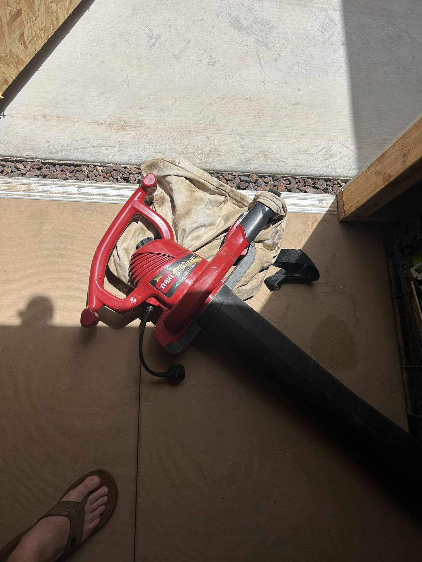 Electric Leaf Vacuum/ Blower