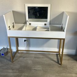Vanity (White And Gold) 