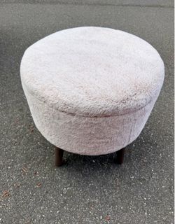 Fluffy Living Room Chair with Storage