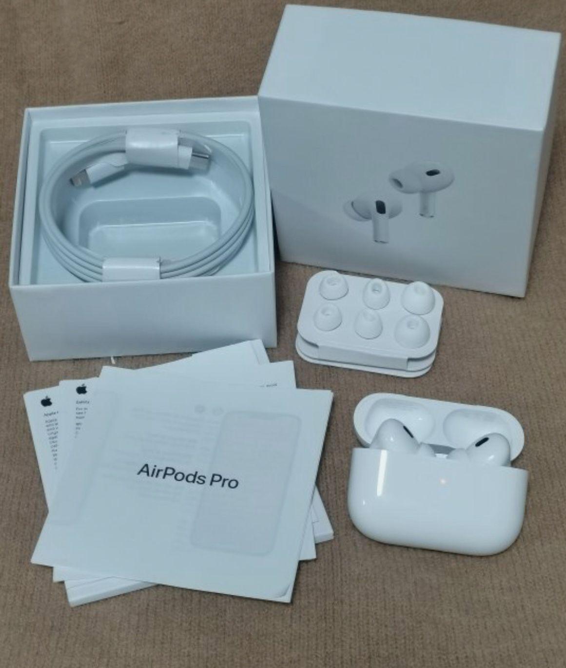 Apple AirPods Pro2 (active Noise Cancellation)