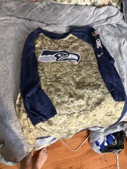 Seahawks Men’s XL-XXL shirts