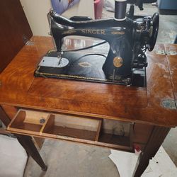 Singer Sewing Machine 