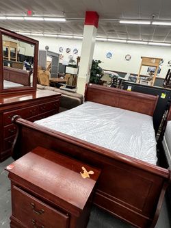 Queen bed set