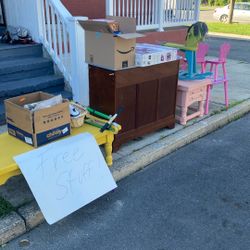 Free Stuff Available For Pickup. 