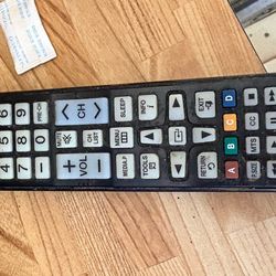 SAMSUNG TV WITH CONTRO 35” X 19” 35 DOLLARS