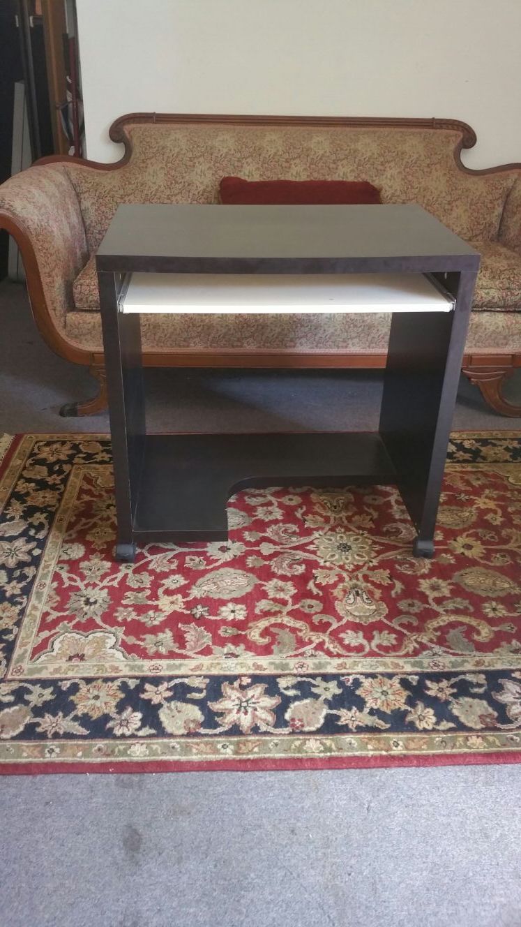 Rolling desk
