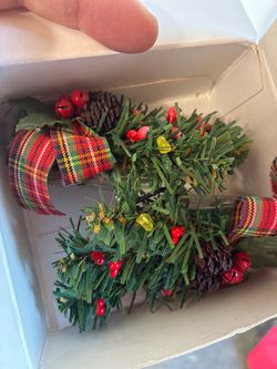 Avon Christmas pins