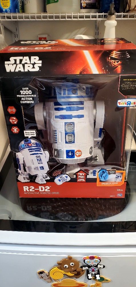 R2-D2 Interactive Robotic Droid TOYSRUS exclusive