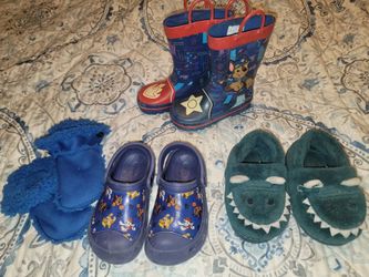 Boys shoes size 7/8