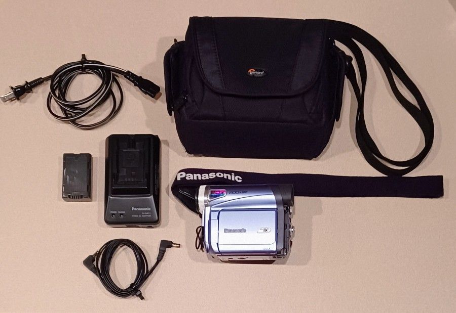 Panasonic PV-GS9 Mini DV Camcorder 20x Optical Zoom