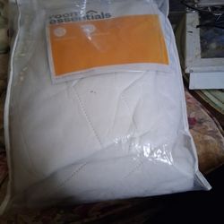 New Mattress Cover Full Size  White 