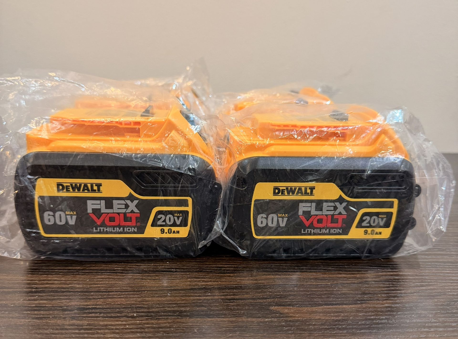 DEWALT DCB(contact info removed) STAMP DATE 20V/60V MAX FLEXVOLT 9AH Lithium Ion Battery