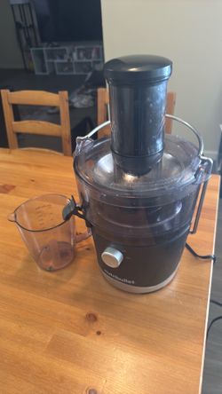 Move out sale: nutribullet juicer 800w 120 v