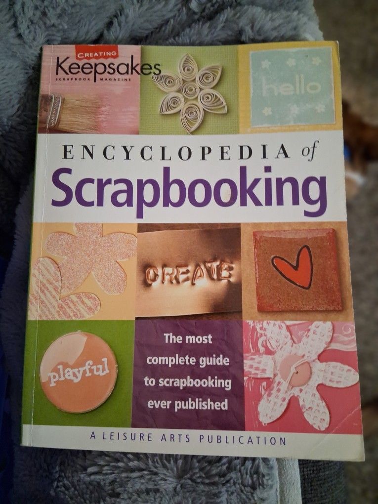 2 Scrapbooking Books