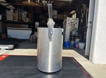 Nutrichef 64oz Pressurized Mini Keg - CO2 Included